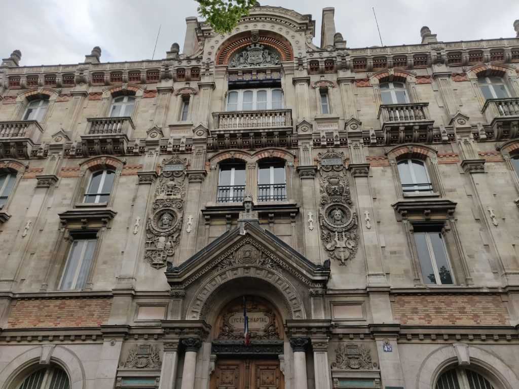 Façade haussmannienne paris 8ème arrondissement architecture paysage urbain bâtiment école lycée chaptal